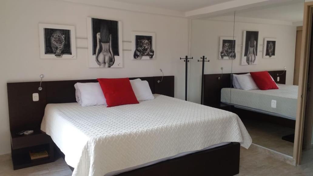 Apartasuites Av Medellín Zewnętrze zdjęcie