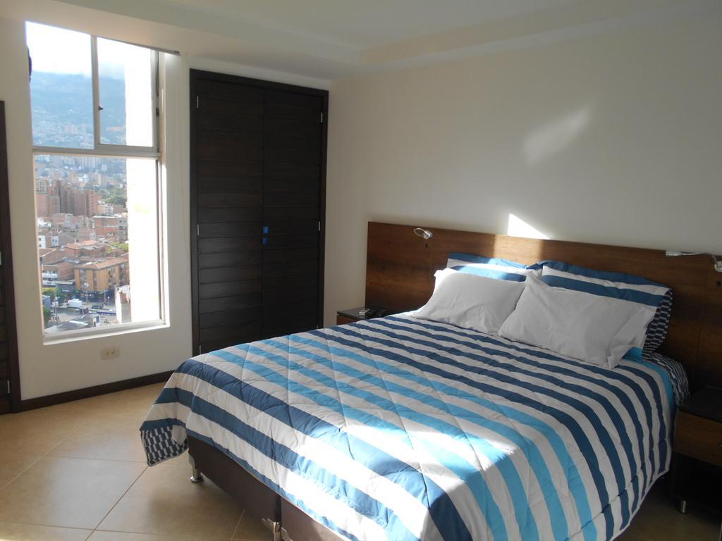 Apartasuites Av Medellín Zewnętrze zdjęcie