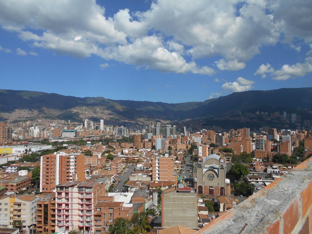 Apartasuites Av Medellín Zewnętrze zdjęcie